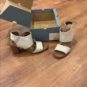 Toms Tan Sandals